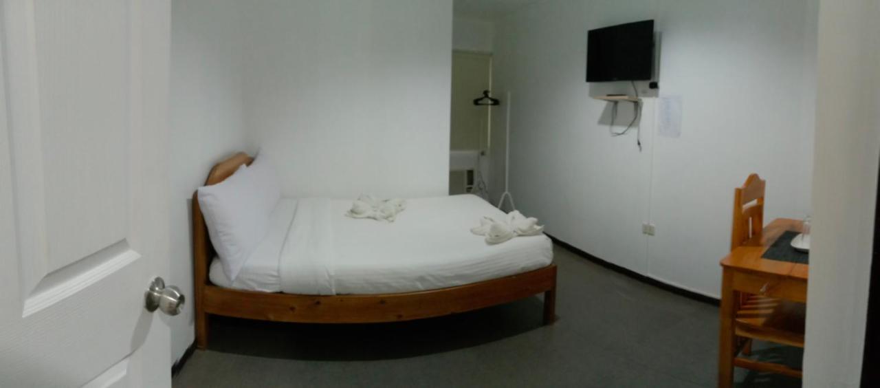 Amor'S Place Puerto Princesa Exterior photo